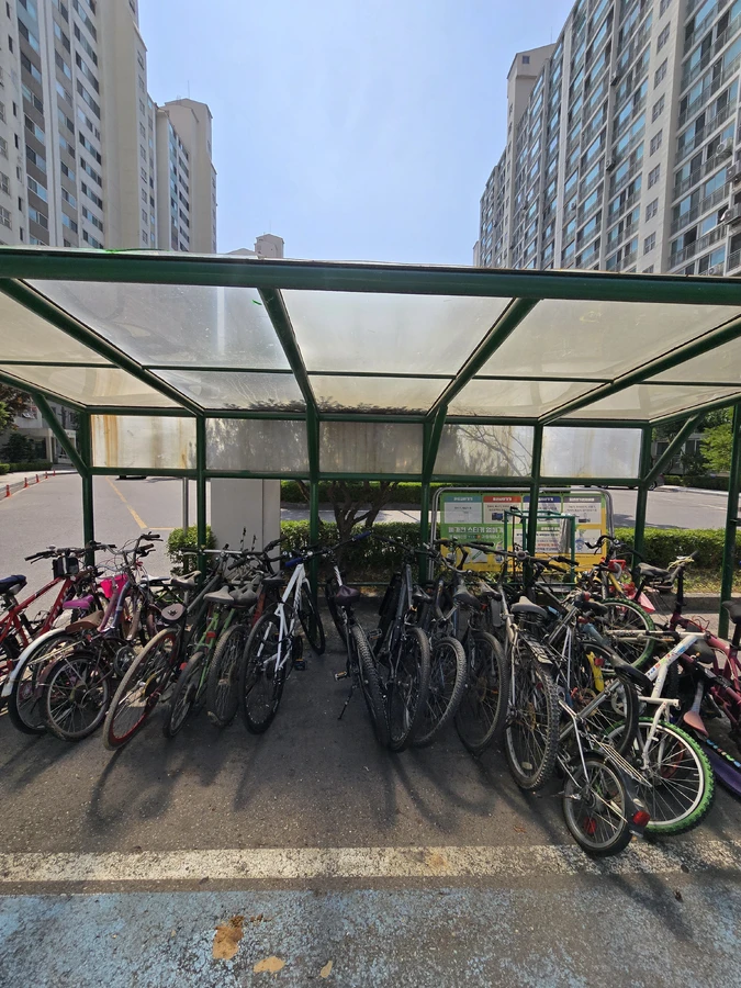 아파트 자전거보관소 렉산 지붕 시공 사진